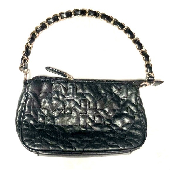 NEW YORK & CO initialed quilted black chain strap shoulder bag size 8x5 preowned - Picture 4 of 14
